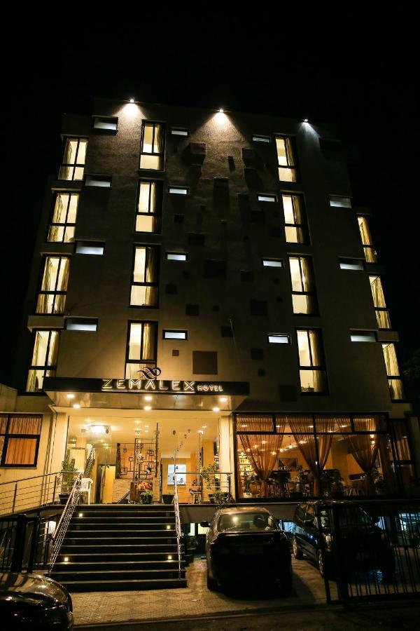 Zemalex Hotel Addis-Abeba Extérieur photo